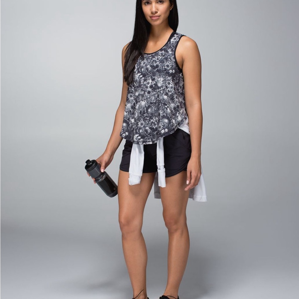 Lululemon Run: Split Singlet Flowabunga Black Angel Wing / Black - PTP 18”